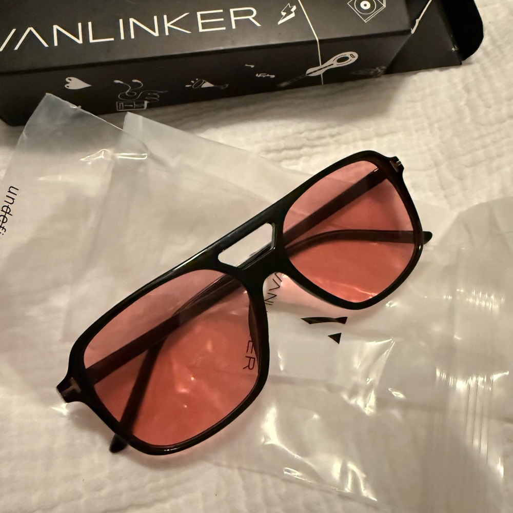Vanlinker Sunglasses with Pink Lenses